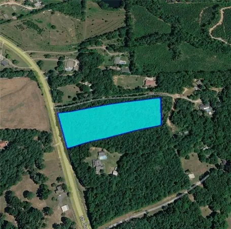 an aerial view of a yard