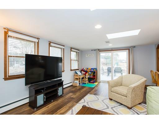33 Audrea Road Framingham, MA 01701 - Photo 5 of 30