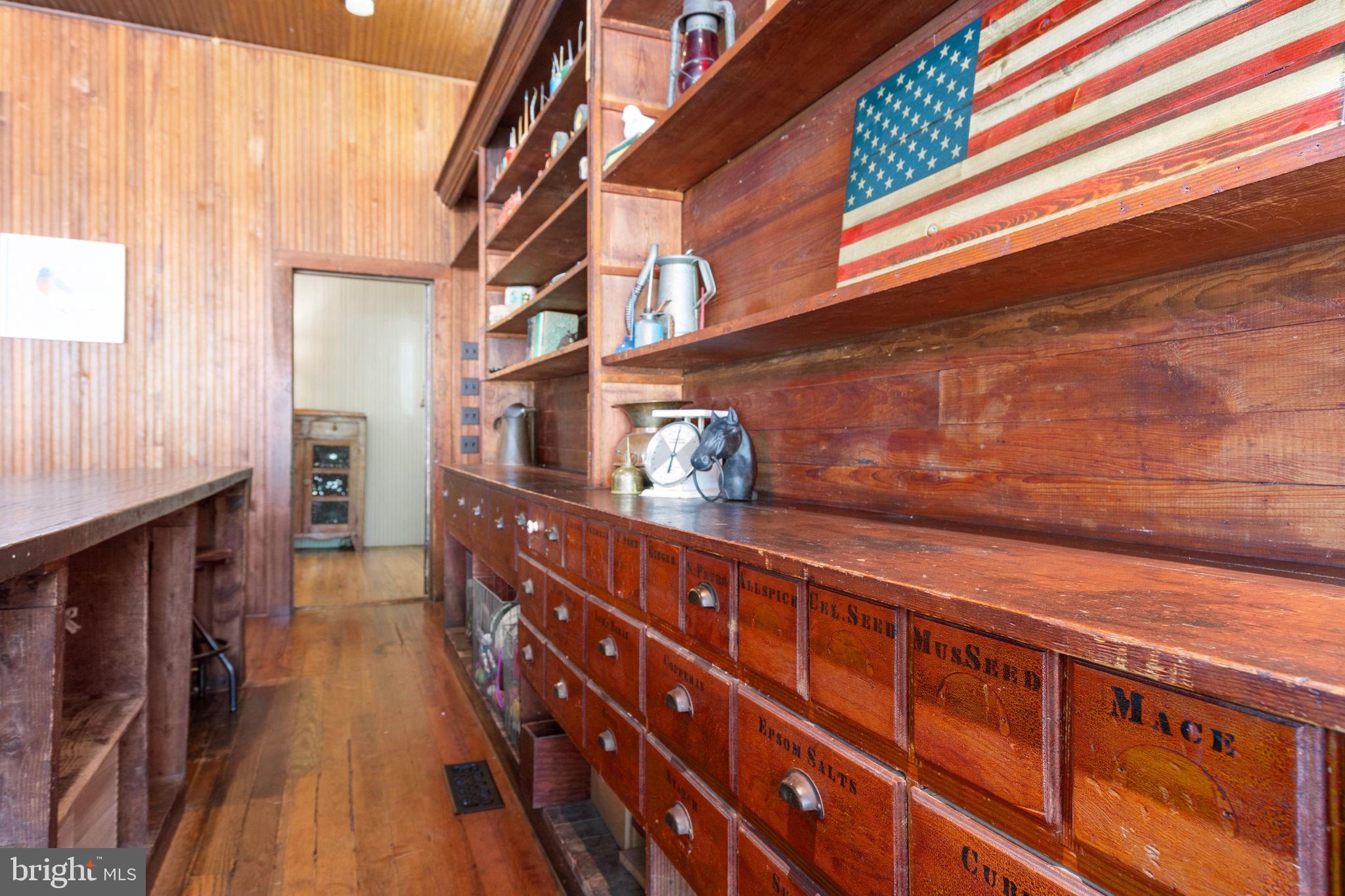 18187 Lincoln Road Purcellville, VA 20132 - Photo 6 of 56 Gallery Image 6