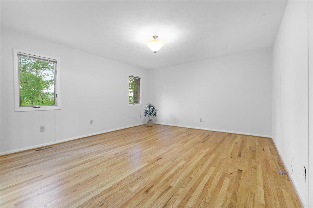 5751 Cox Hopkins Road Roanoke, VA 24014 - Photo 19 of 48 Primary Suite