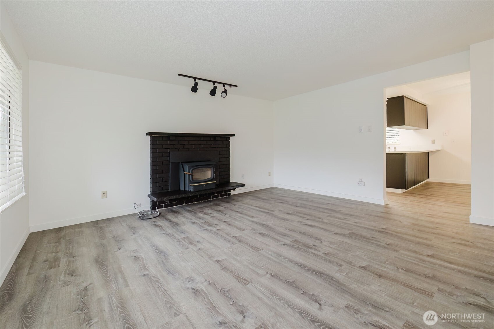 2464 Mitchell Road Southeast Port Orchard, WA 98366 - Photo 8 of 40 Gallery Image 8