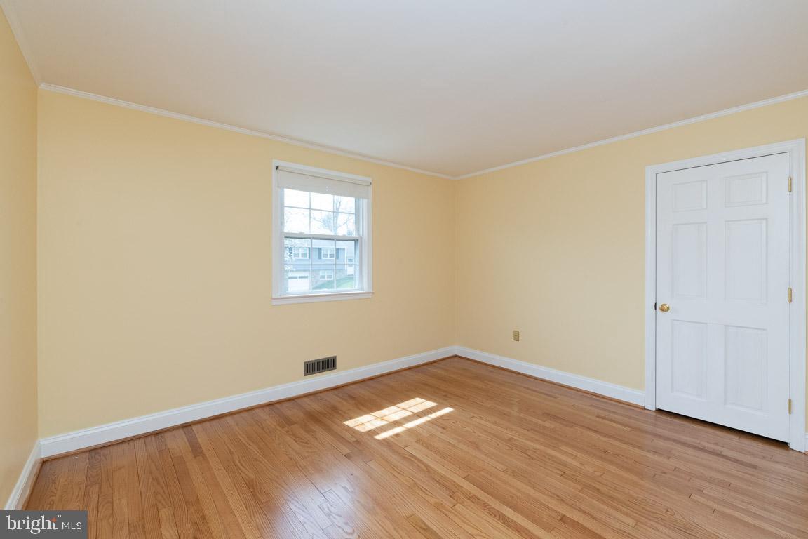 12 Croftley Road Lutherville-Timonium, MD 21093 - Photo 20 of 38 Bedroom 2