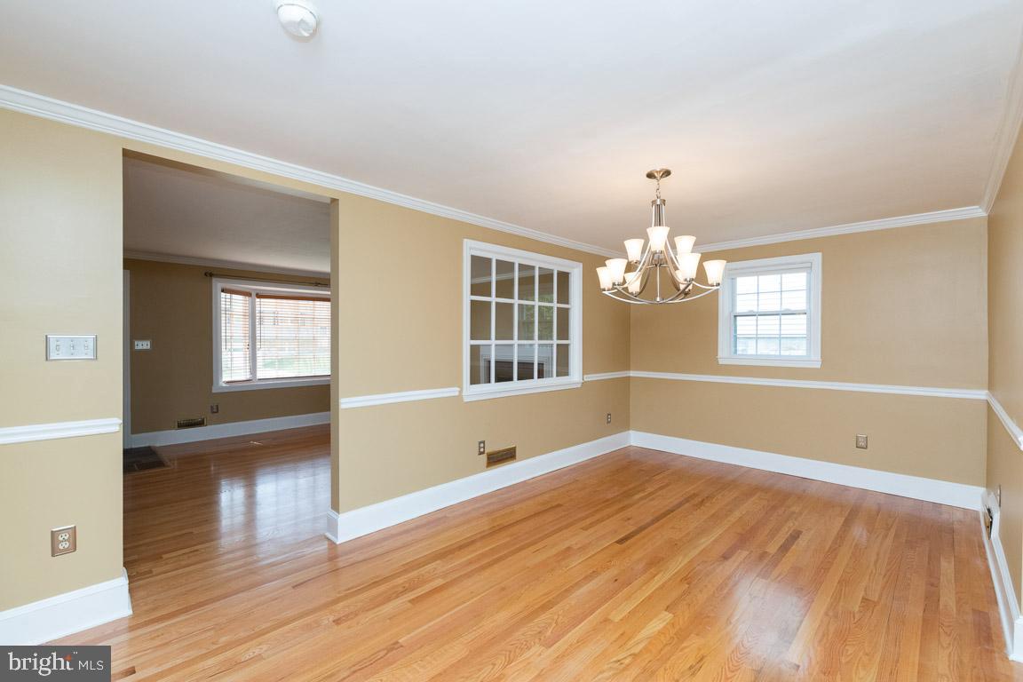 12 Croftley Road Lutherville-Timonium, MD 21093 - Photo 5 of 38 Formal Dining Room