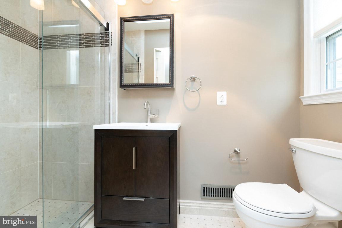 12 Croftley Road Lutherville-Timonium, MD 21093 - Photo 7 of 38 Brand New Full Master Bath