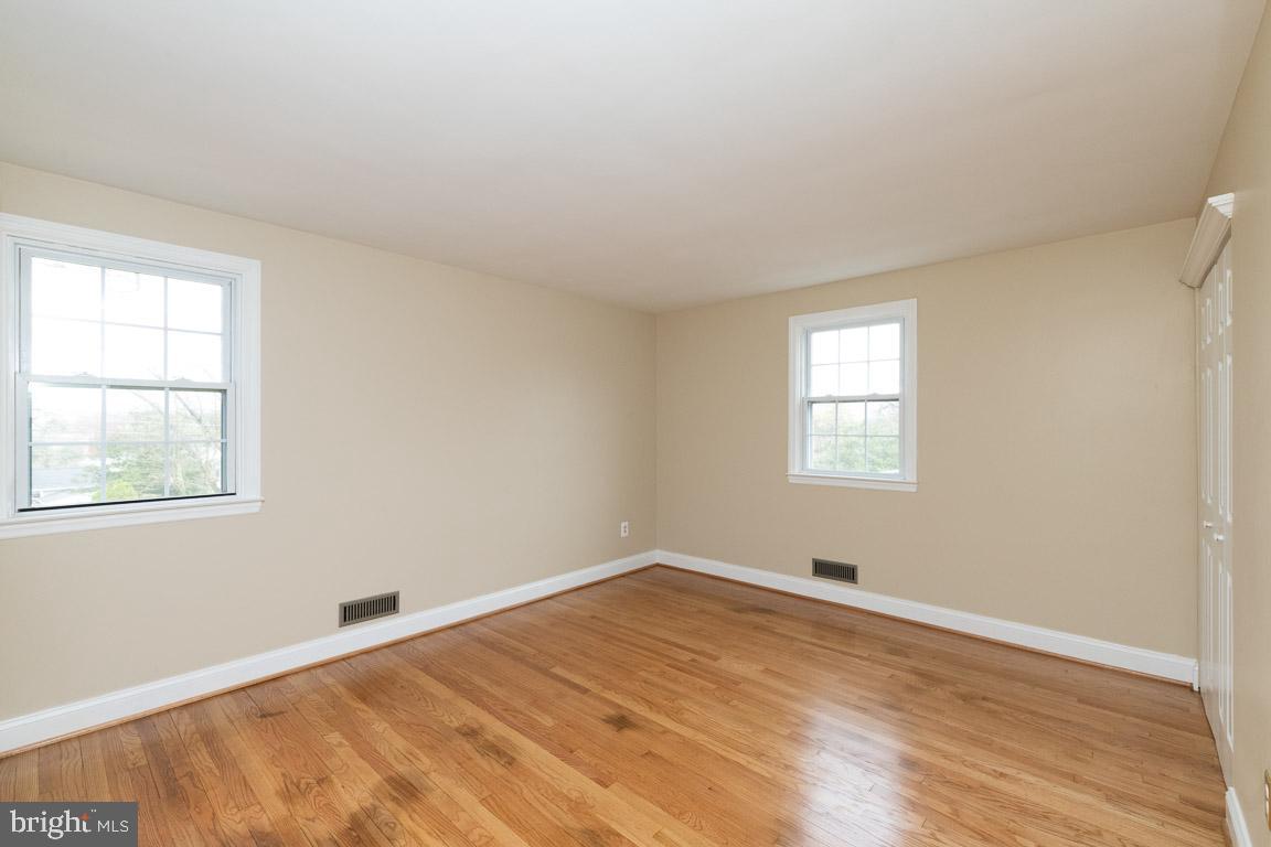 12 Croftley Road Lutherville-Timonium, MD 21093 - Photo 8 of 38 Master Bedroom