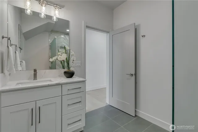 $2,150,000 | 4019 4th Avenue Northeast, Seattle, WA 98105