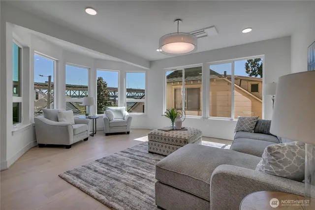 $2,150,000 | 4019 4th Avenue Northeast, Seattle, WA 98105