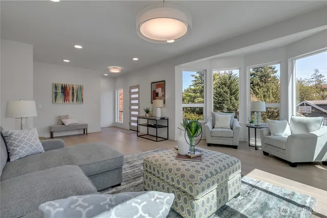 $2,150,000 | 4019 4th Avenue Northeast, Seattle, WA 98105