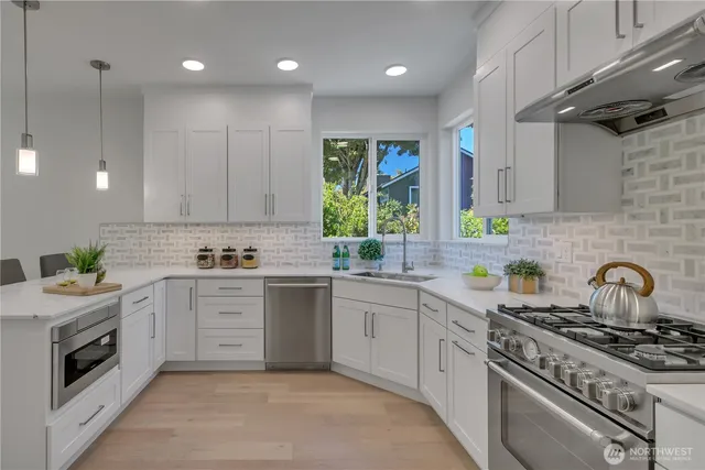 $2,150,000 | 4019 4th Avenue Northeast, Seattle, WA 98105