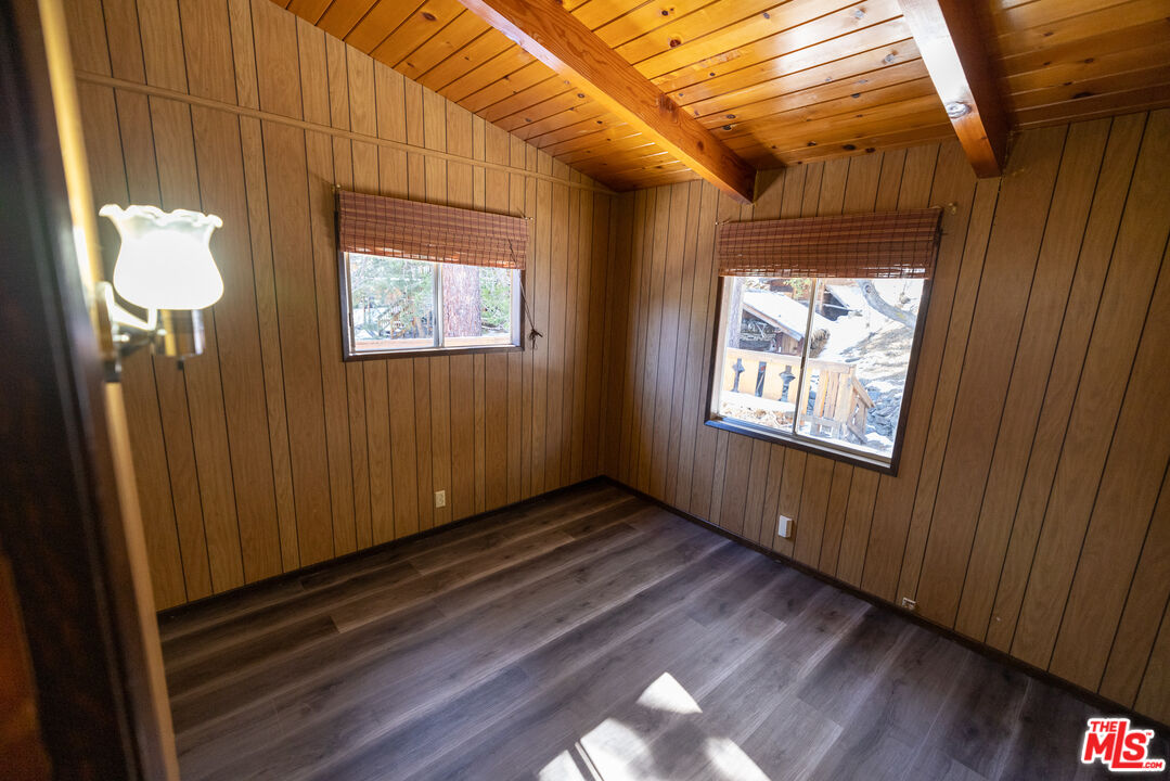 5212 Lone Pine Canyon Road Wrightwood, CA 92397 - Photo 10 of 42 a view of an entryway