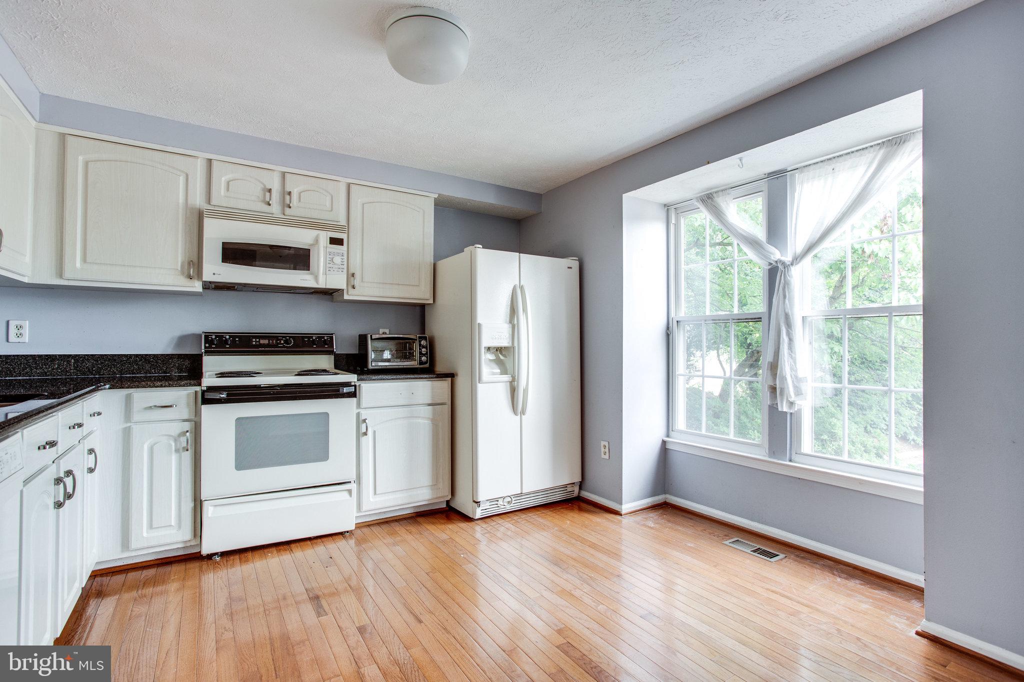 1683 Bayfield Way Reston, VA 20194 - Photo 4 of 43
