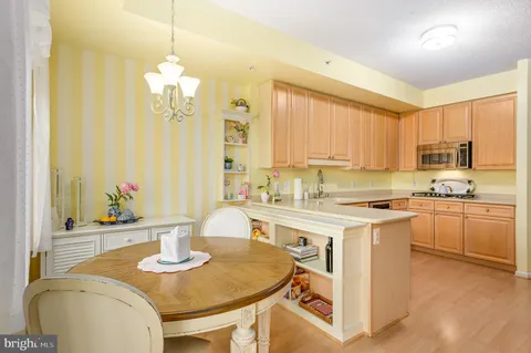 $535,000 | 19350 Magnolia Grove Square, Unit 406, Leesburg, VA 20176