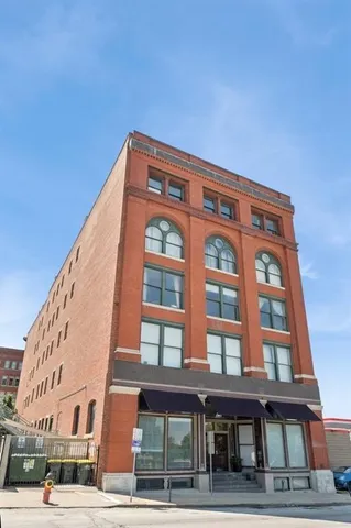 $299,000 | 609 Central Street, Unit 1108, Kansas City, MO 64105
