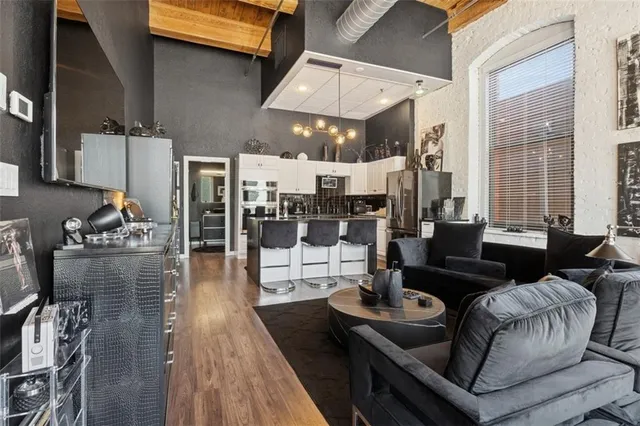 $299,000 | 609 Central Street, Unit 1108, Kansas City, MO 64105