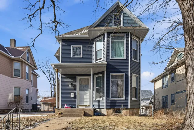 $129,500 | 1422 Arlington Avenue, Davenport, IA 52803