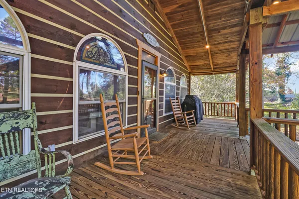 $625,000 | 698 Boone Ridge Road, Jamestown, TN 38556