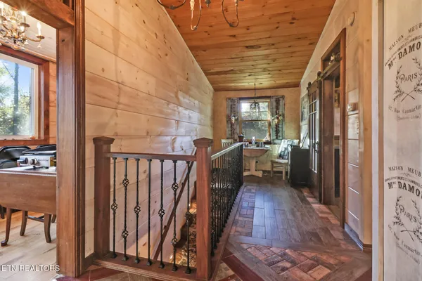 $625,000 | 698 Boone Ridge Road, Jamestown, TN 38556