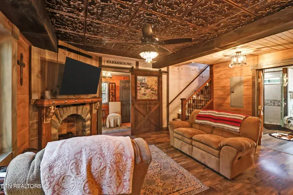 $625,000 | 698 Boone Ridge Road, Jamestown, TN 38556