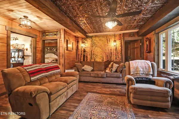 $625,000 | 698 Boone Ridge Road, Jamestown, TN 38556