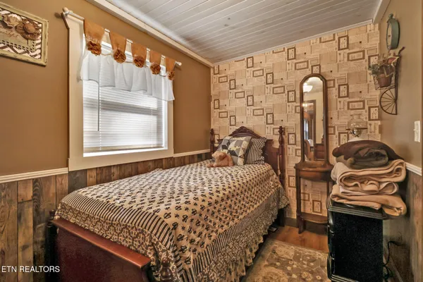 $625,000 | 698 Boone Ridge Road, Jamestown, TN 38556
