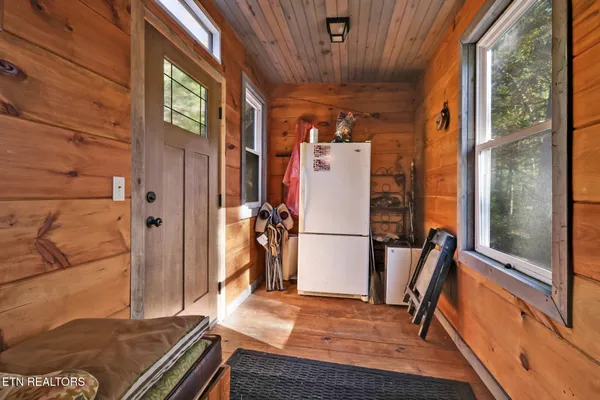 $625,000 | 698 Boone Ridge Road, Jamestown, TN 38556