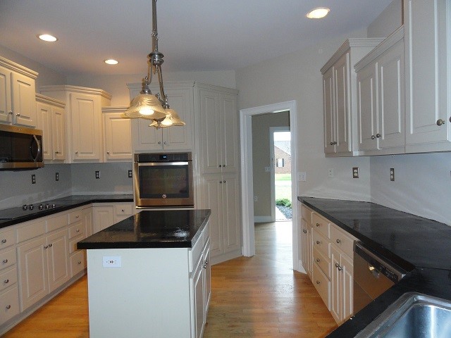306 Smithfield Drive Anderson, SC 29621 - Photo 3 of 14 Gallery Image 3