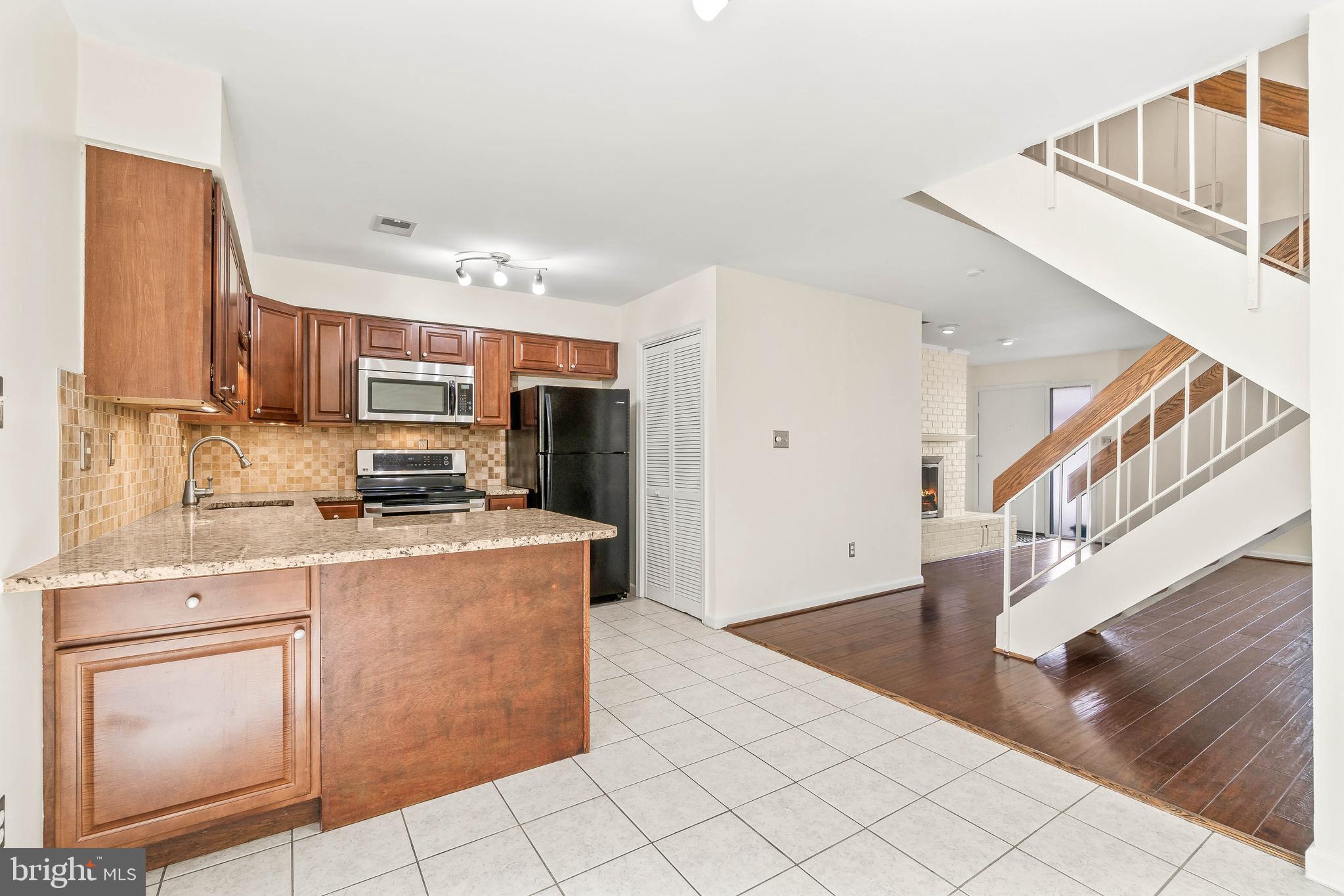 2233 Southgate Square Reston, VA 20191 - Photo 18 of 40