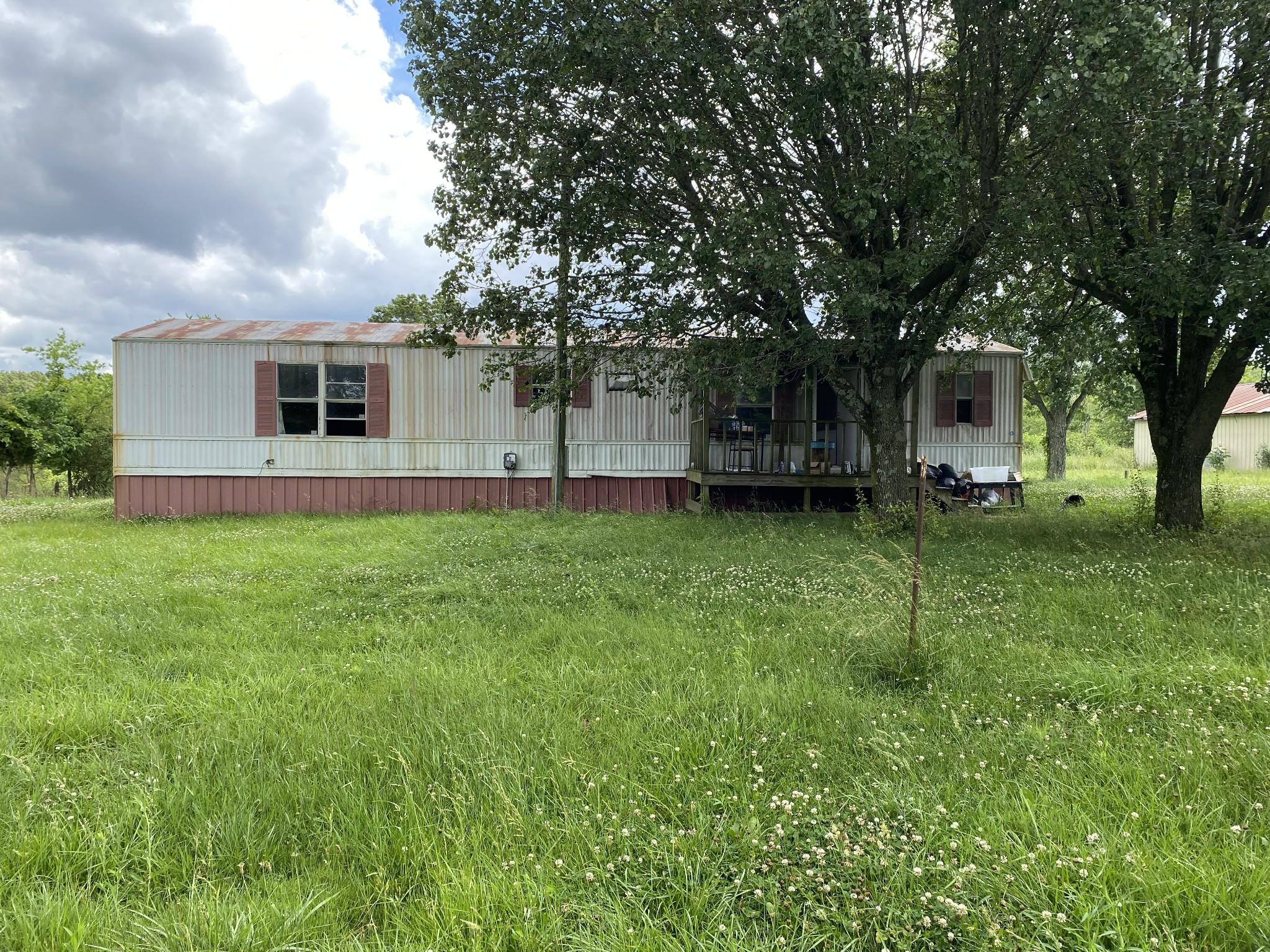 716 Calvert Ridge Road Westmoreland, TN 37186 - Photo 1 of 8 a view of a house with yard and a tree