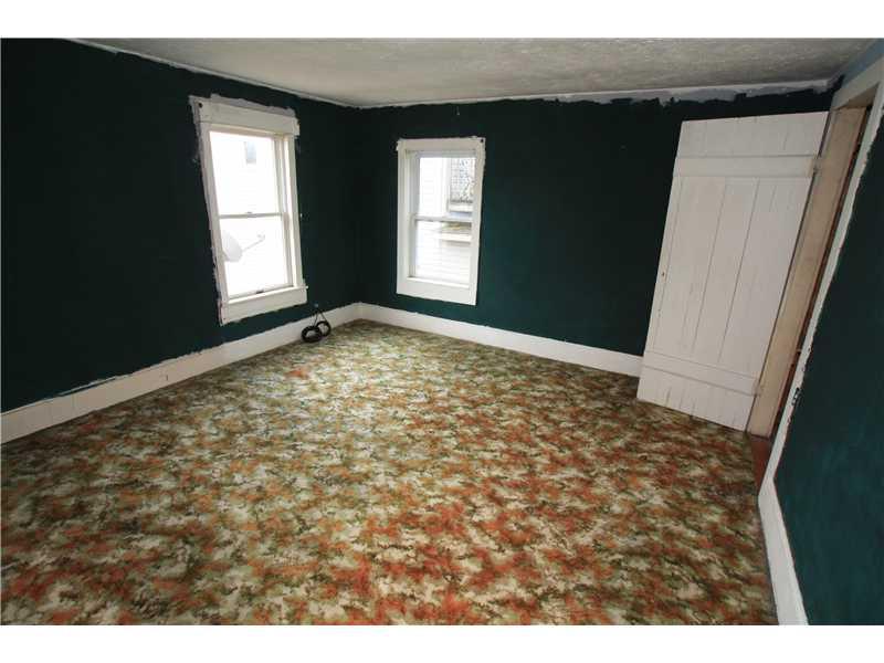 129 Braddock Rd Avenue Mount Pleasant, PA 15666 - Photo 5 of 10 Master Bedroom.