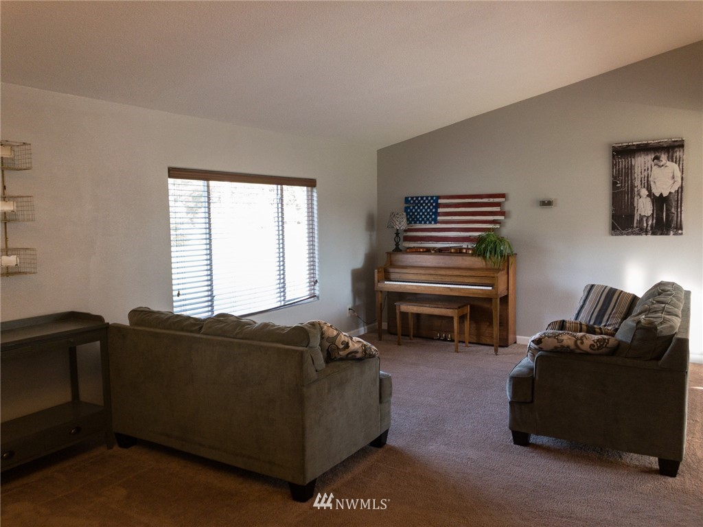 12231 170th Avenue Southwest Rochester, WA 98579 - Photo 3 of 25