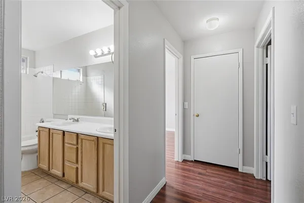 $2,580 | 808 Majestic Rock Circle, Las Vegas, NV 89128