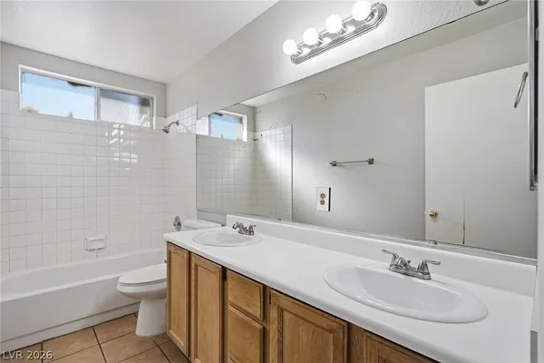 $2,580 | 808 Majestic Rock Circle, Las Vegas, NV 89128