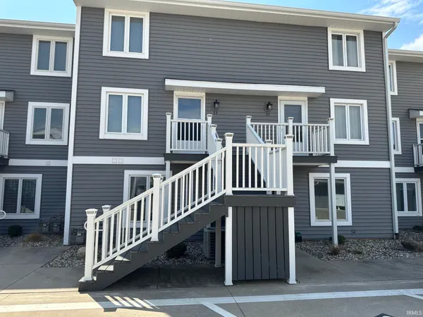 $395,000 | 1725 Colonial Drive, Unit 22, Rochester, IN 46975