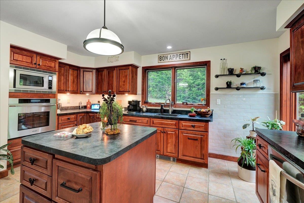 132 Willow Street Warren, VT 05674 - Photo 9 of 60