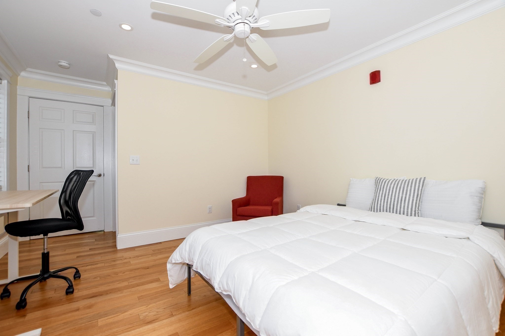 324 Front Street, Unit 4 Marion, MA 02738 - Photo 17 of 42 Gallery Image 17