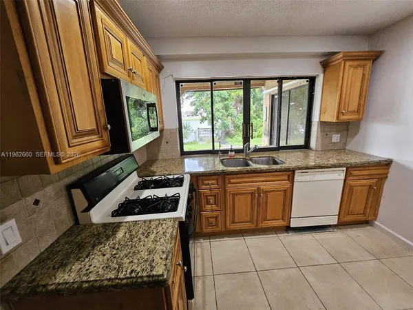 $2,500 | 3941 Northwest 115th Terrace, Sunrise, FL 33323