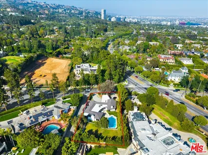 $10,375,000 | 909 North Alpine Drive, Beverly Hills, CA 90210