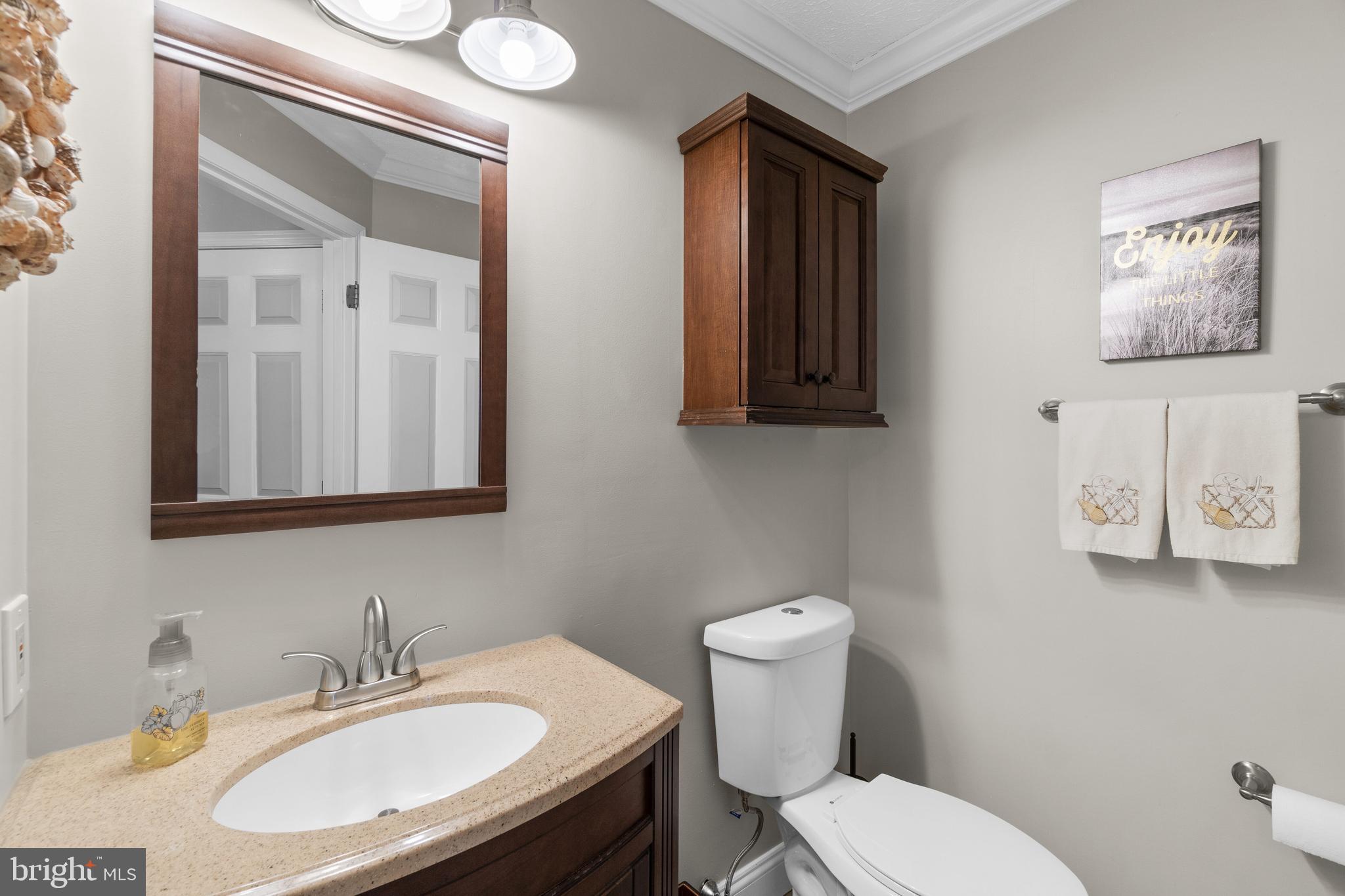 7708 West Shore Road Pasadena, MD 21122 - Photo 12 of 31 Main level half bath