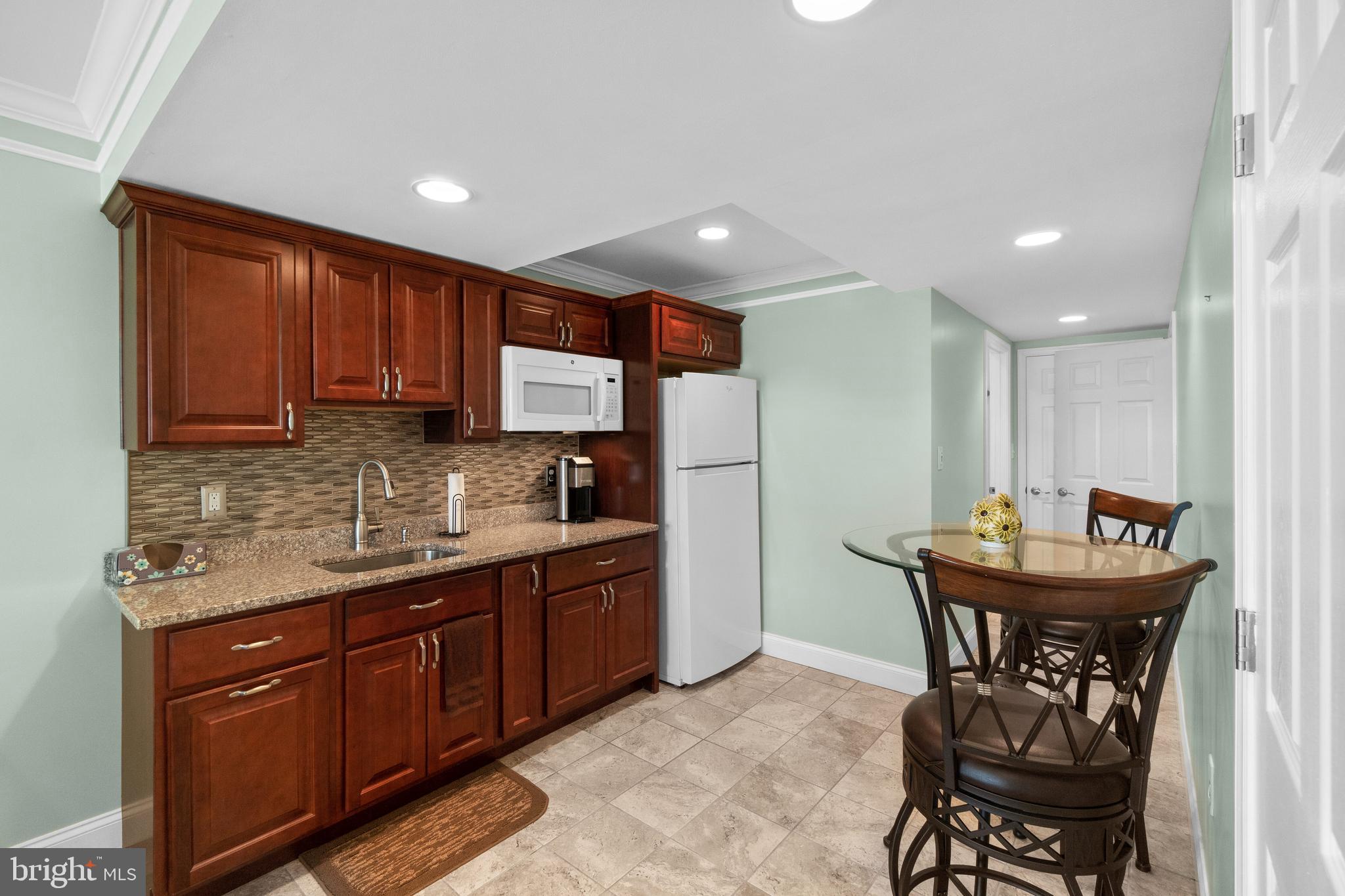 7708 West Shore Road Pasadena, MD 21122 - Photo 22 of 31 Lower level 2nd kitchen
