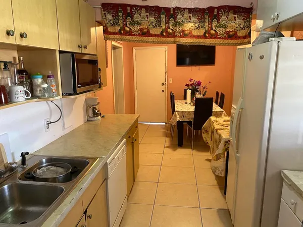 $2,300 | 12920 Westview Drive, Unit 1, Miami, FL 33167