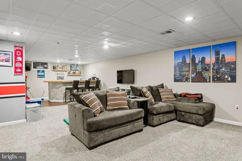 $315,000 | 632 Woodgate Lane, Aston, PA 19014