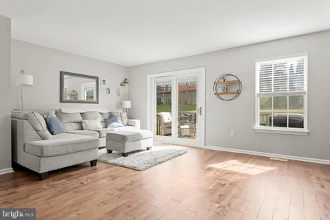 $315,000 | 632 Woodgate Lane, Aston, PA 19014