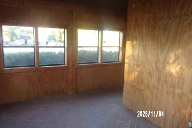 $269,900 | 101 South Voss Grove Drive, Martinton, IL 60951