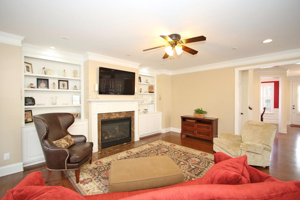 1316 Osmond Road Mount Pleasant, SC 29466 - Photo 13 of 34 Living room 2