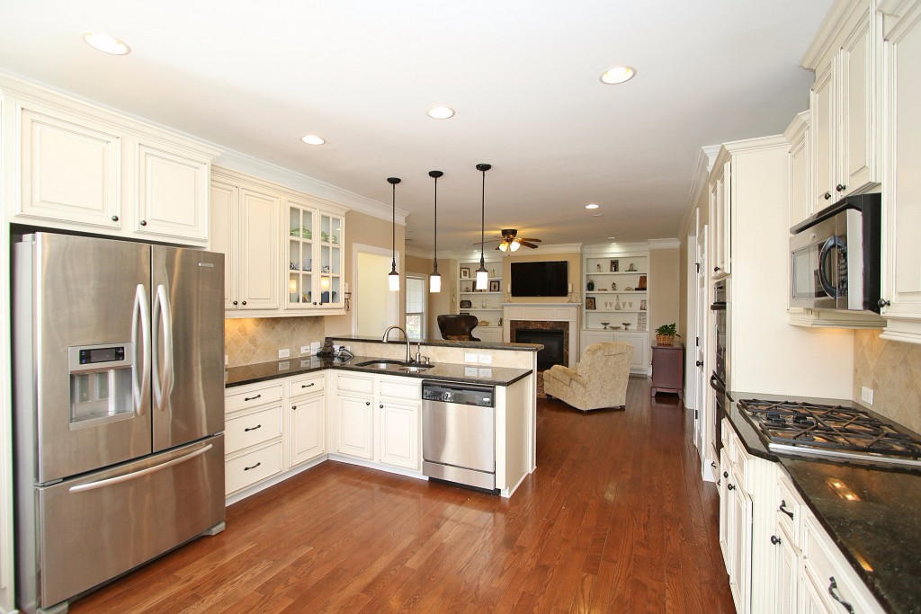 1316 Osmond Road Mount Pleasant, SC 29466 - Photo 9 of 34 Kitchen