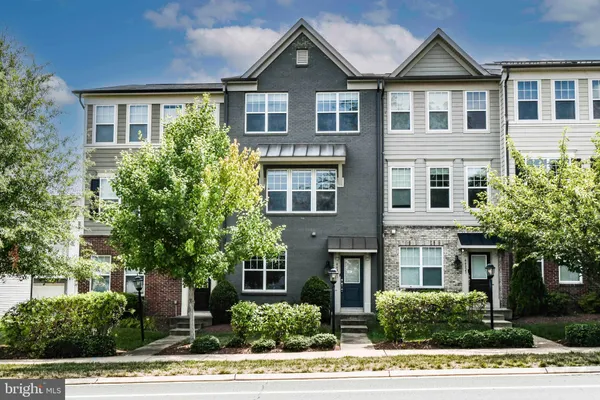 $670,000 | 44025 Eastgate View Drive, Chantilly, VA 20152