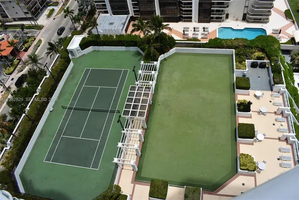$4,000 | 6365 Collins Avenue, Unit 2106, Miami Beach, FL 33141