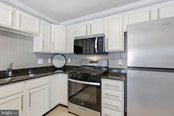 $365,000 | 9332 Wax Myrtle Way, Manassas, VA 20110