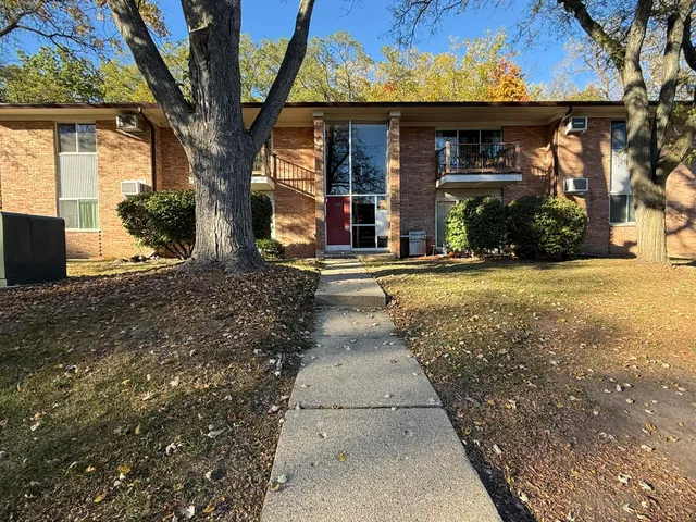 $2,100 | 1253 Island Drive, Unit 102, Ann Arbor, MI 48105