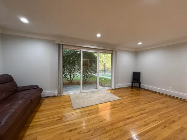 $2,100 | 1253 Island Drive, Unit 102, Ann Arbor, MI 48105